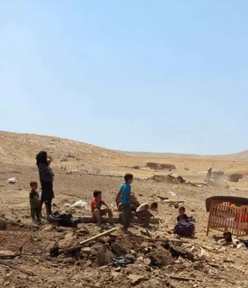 24_Khirbet-Humsah-residents-at-the-time-of-demolition